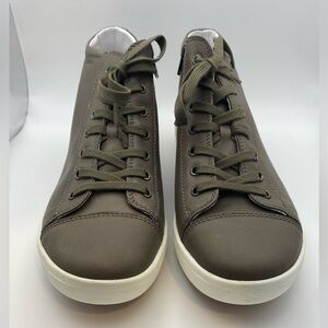 Josef Seibel Sina 17 high top silhouette, leather in “asphalt” or grey.